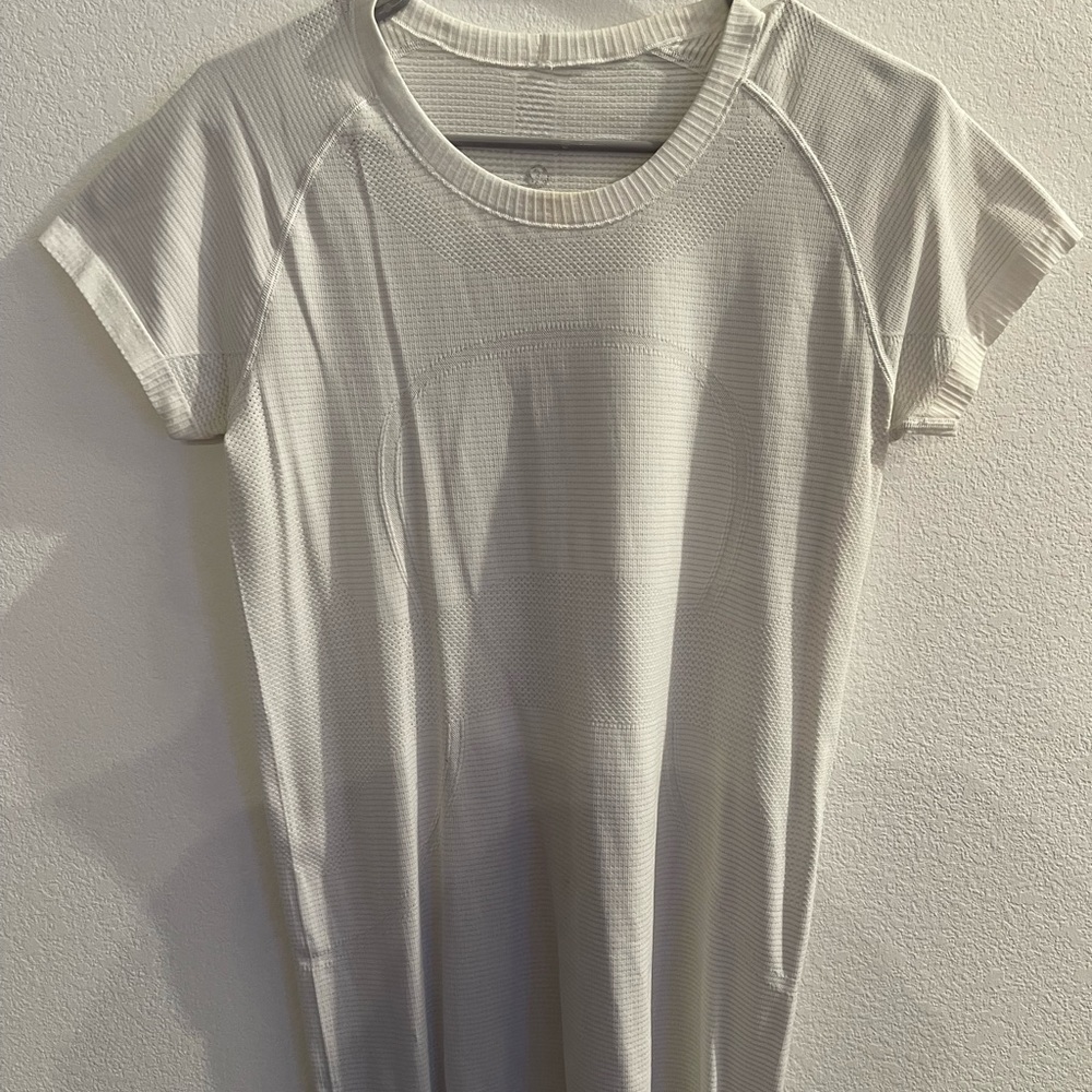 Lululemon Swiftly Tech - White